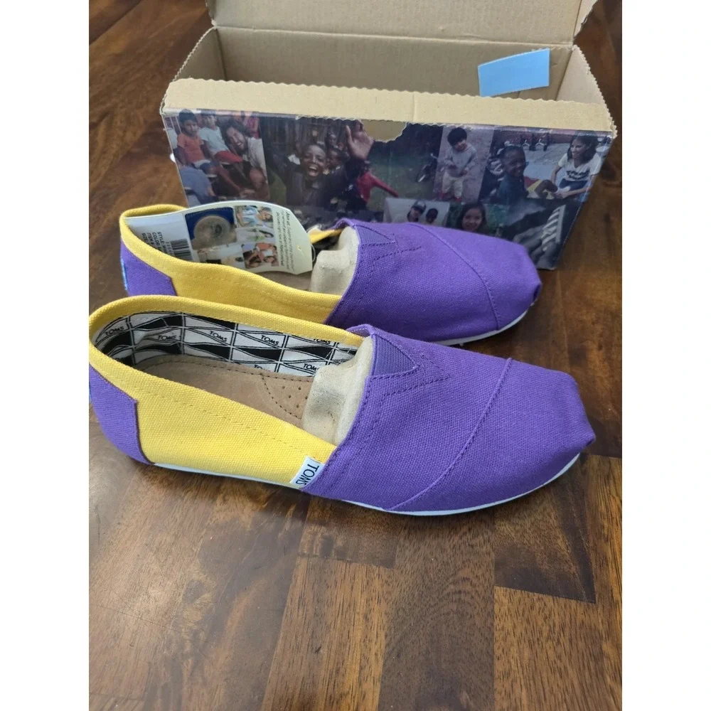 TOMS Womens  CAMPUS CLASSICS CANVAS SHOES UNIVERSITY OF EAST CAROLINA US SIZE 7